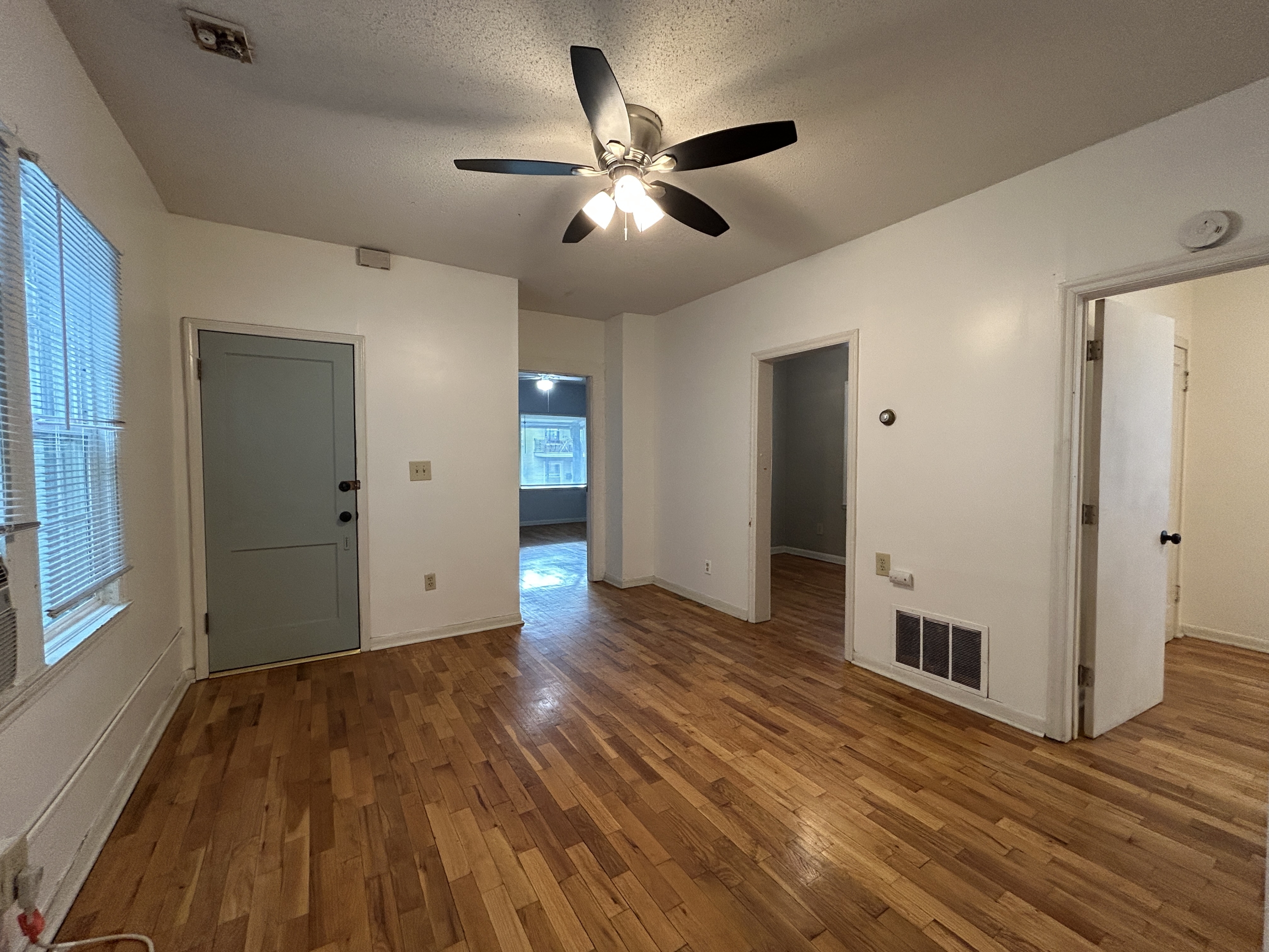 2325 1/2 Monitor Place